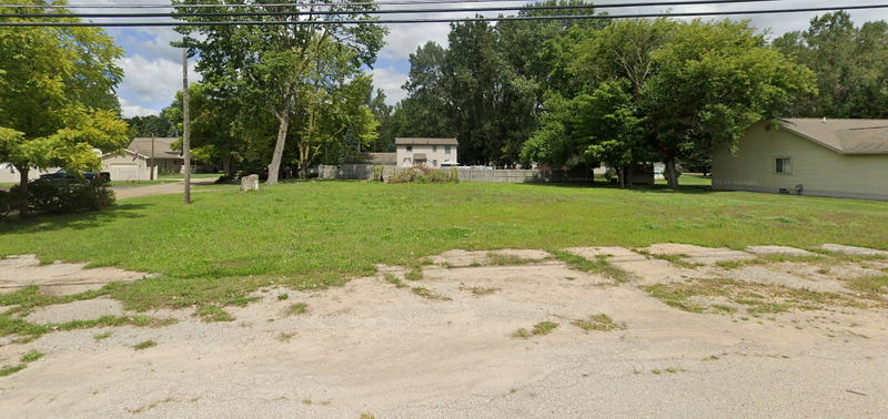 Klauzas Willow Market - Now An Empty Lot (newer photo)